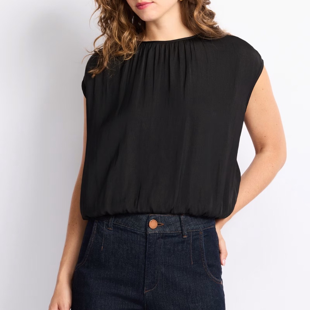 Women’s Black Blouson Cap Sleeve Top